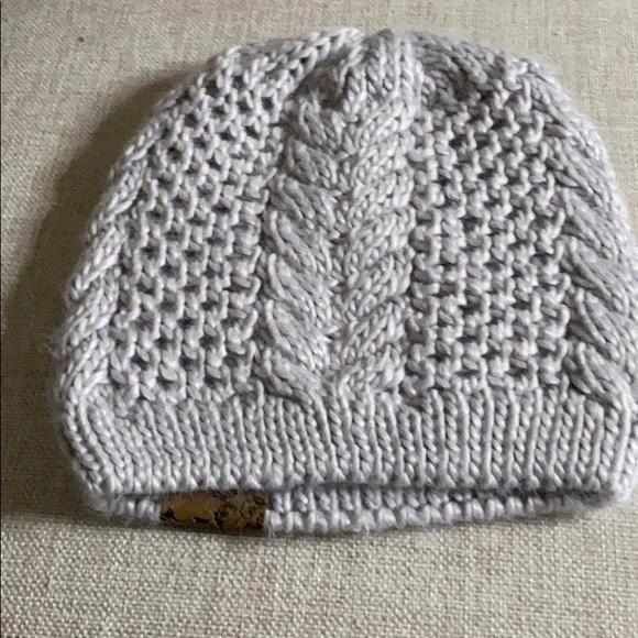Womens Adidas beanie - Picture 2 of 2